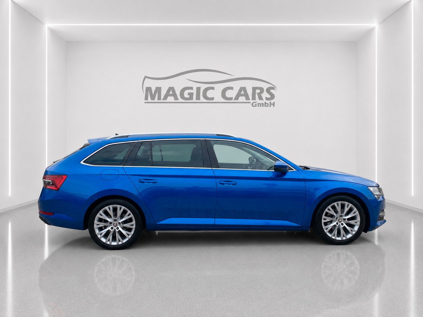 Fahrzeugabbildung SKODA Superb Combi 2.0 TDI DSG Style*Mega-Ausstattung* - mit KI generiert/bearbeitet