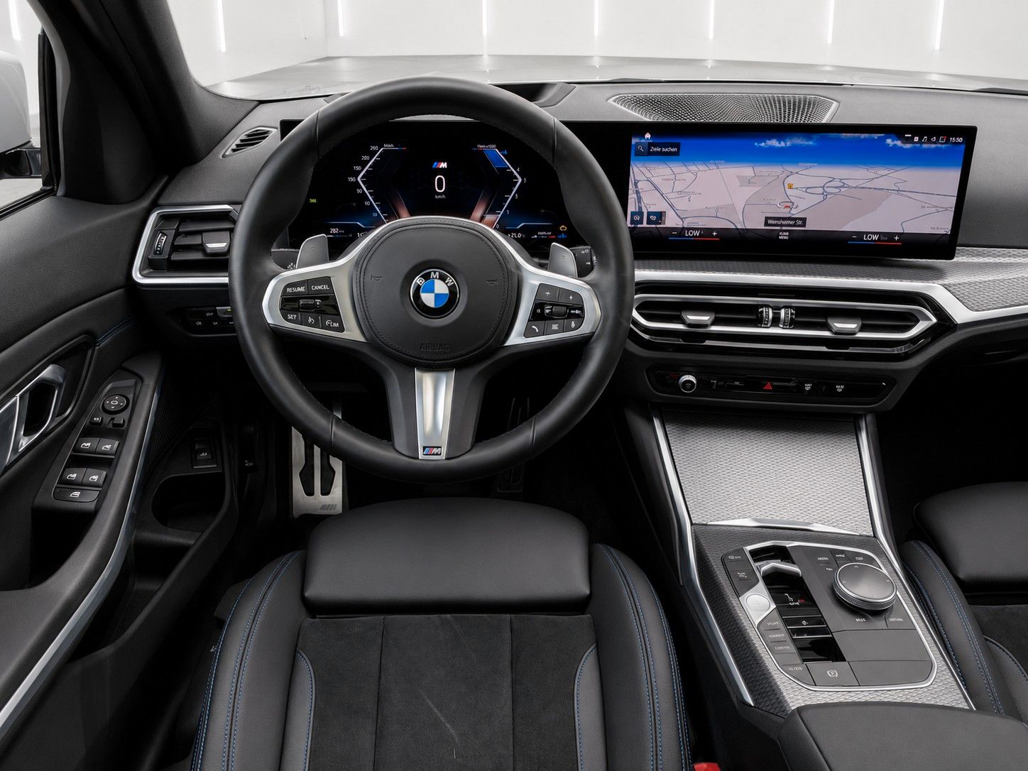 Fahrzeugabbildung BMW 320d Touring Aut. M Sport Shadow Line *Pano*AHK* - mit KI generiert/bearbeitet