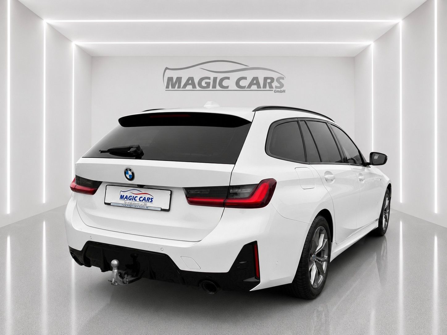 Fahrzeugabbildung BMW 320d Touring Aut. M Sport Shadow Line *Pano*AHK* - mit KI generiert/bearbeitet