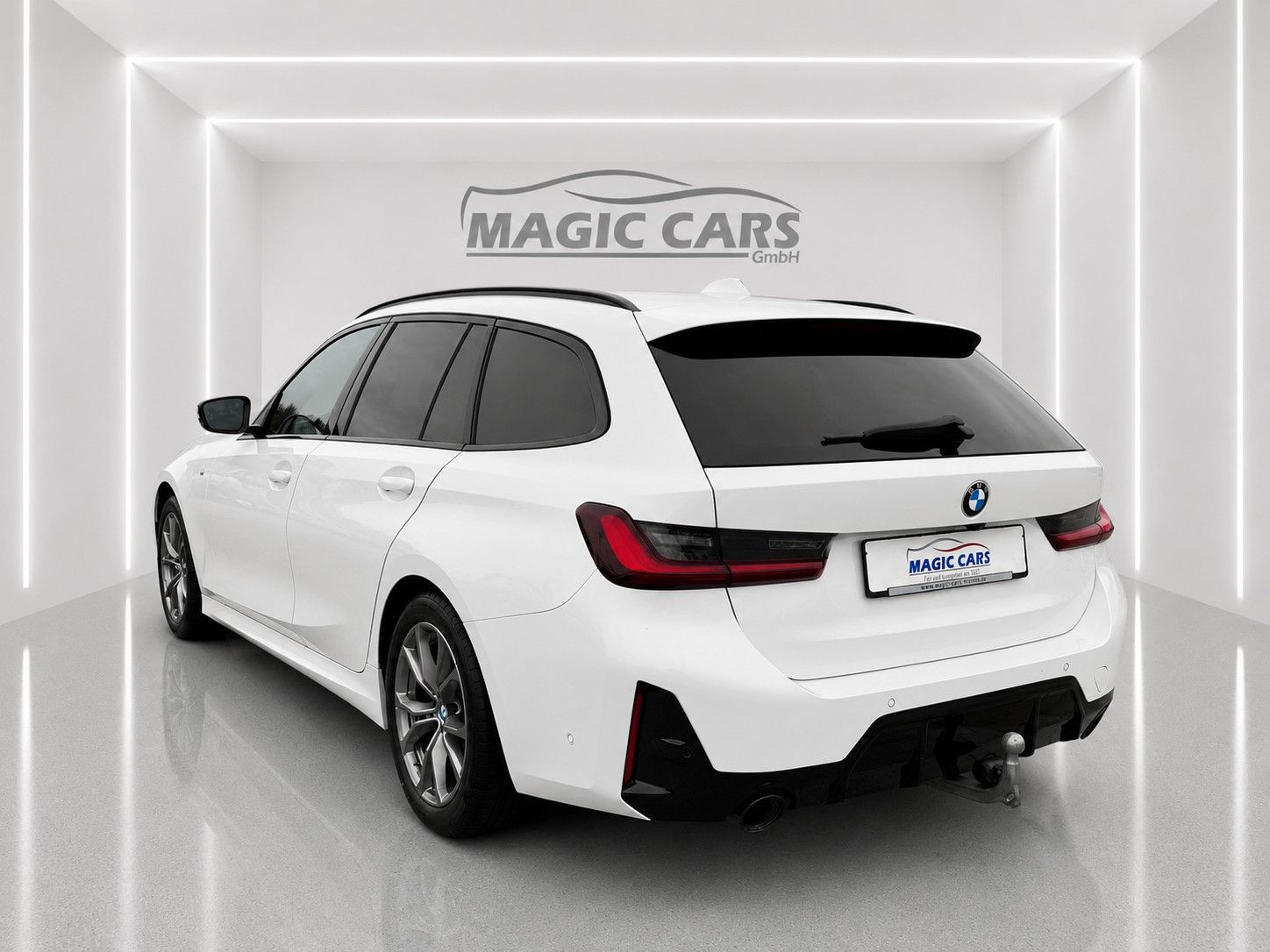 Fahrzeugabbildung BMW 320d Touring Aut. M Sport Shadow Line *Pano*AHK* - mit KI generiert/bearbeitet