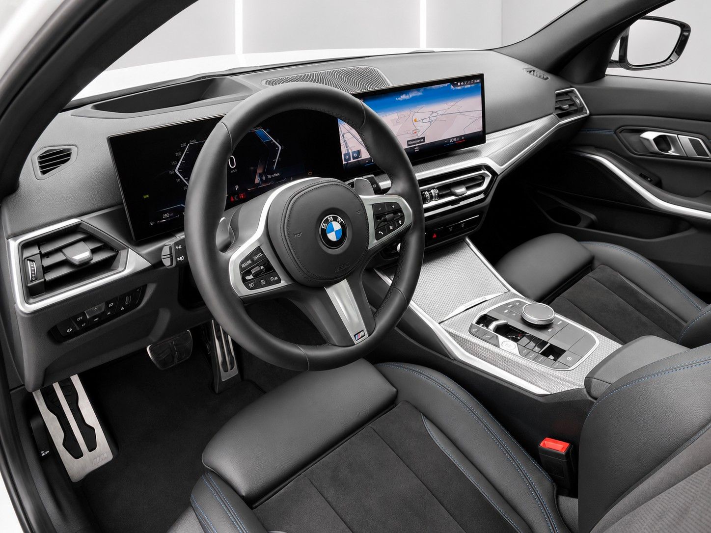 Fahrzeugabbildung BMW 320d Touring Aut. M Sport Shadow Line *Pano*AHK* - mit KI generiert/bearbeitet