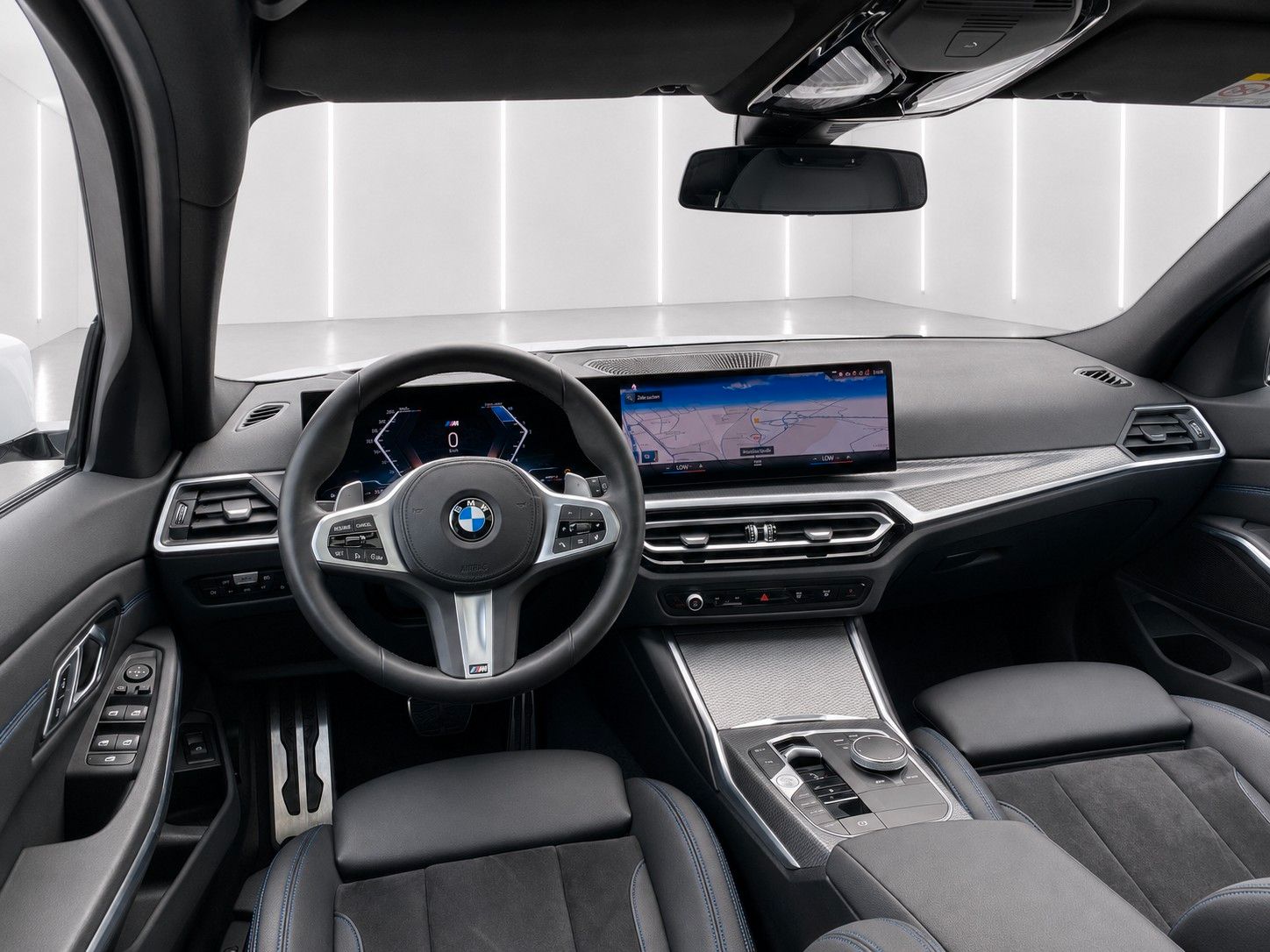 Fahrzeugabbildung BMW 320d Touring Aut. M Sport Shadow Line *Pano*AHK* - mit KI generiert/bearbeitet