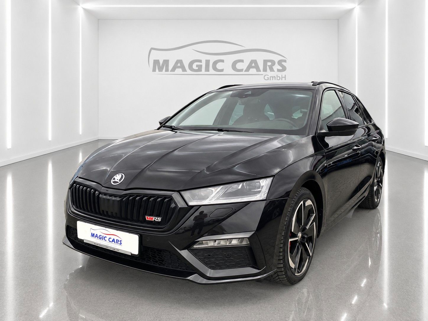 Fahrzeugabbildung SKODA Octavia Combi 2.0 TSI RS *Pano*Massage*AHK* - mit KI generiert/bearbeitet
