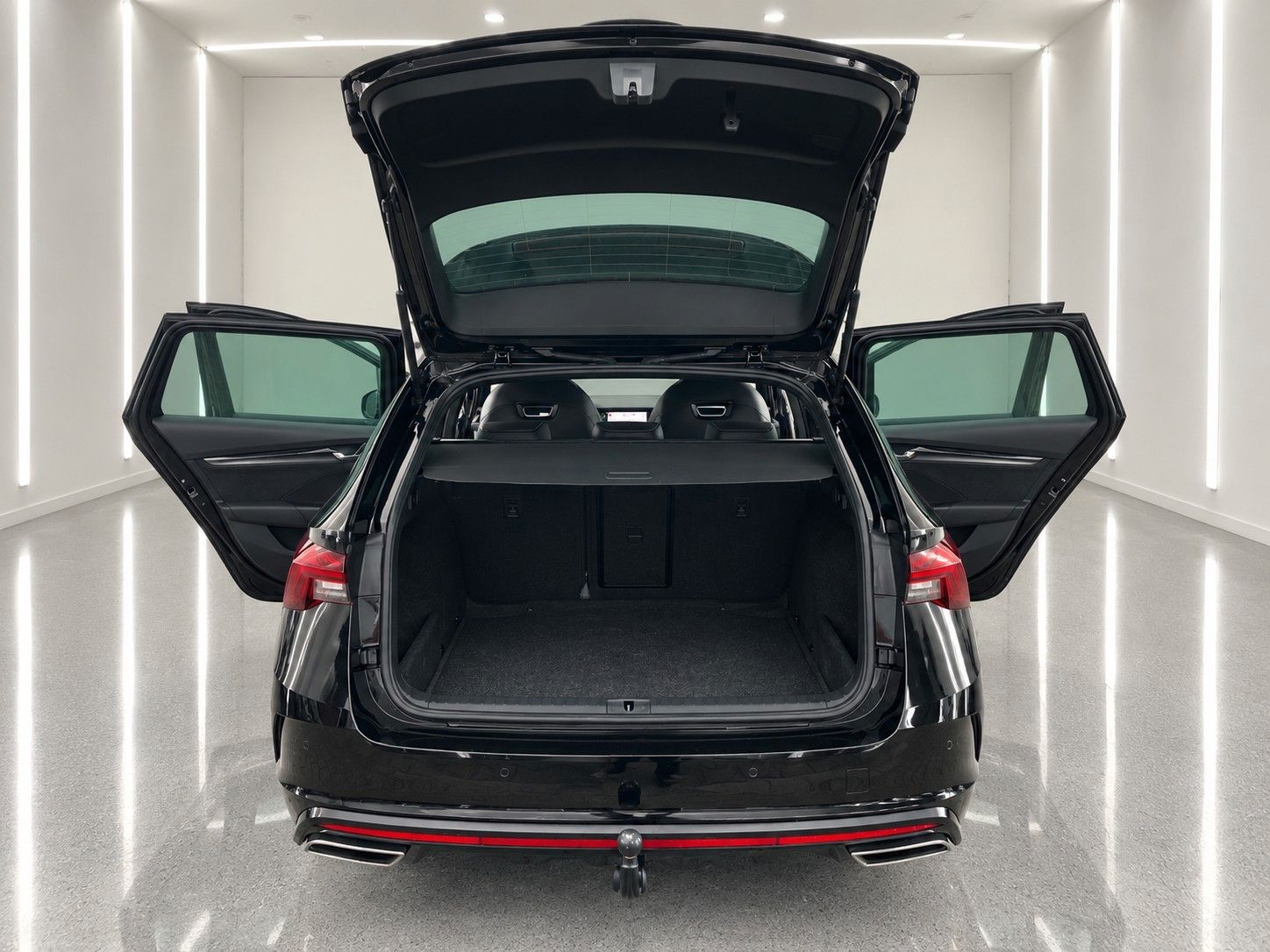 Fahrzeugabbildung SKODA Octavia Combi 2.0 TSI RS *Pano*Massage*AHK* - mit KI generiert/bearbeitet