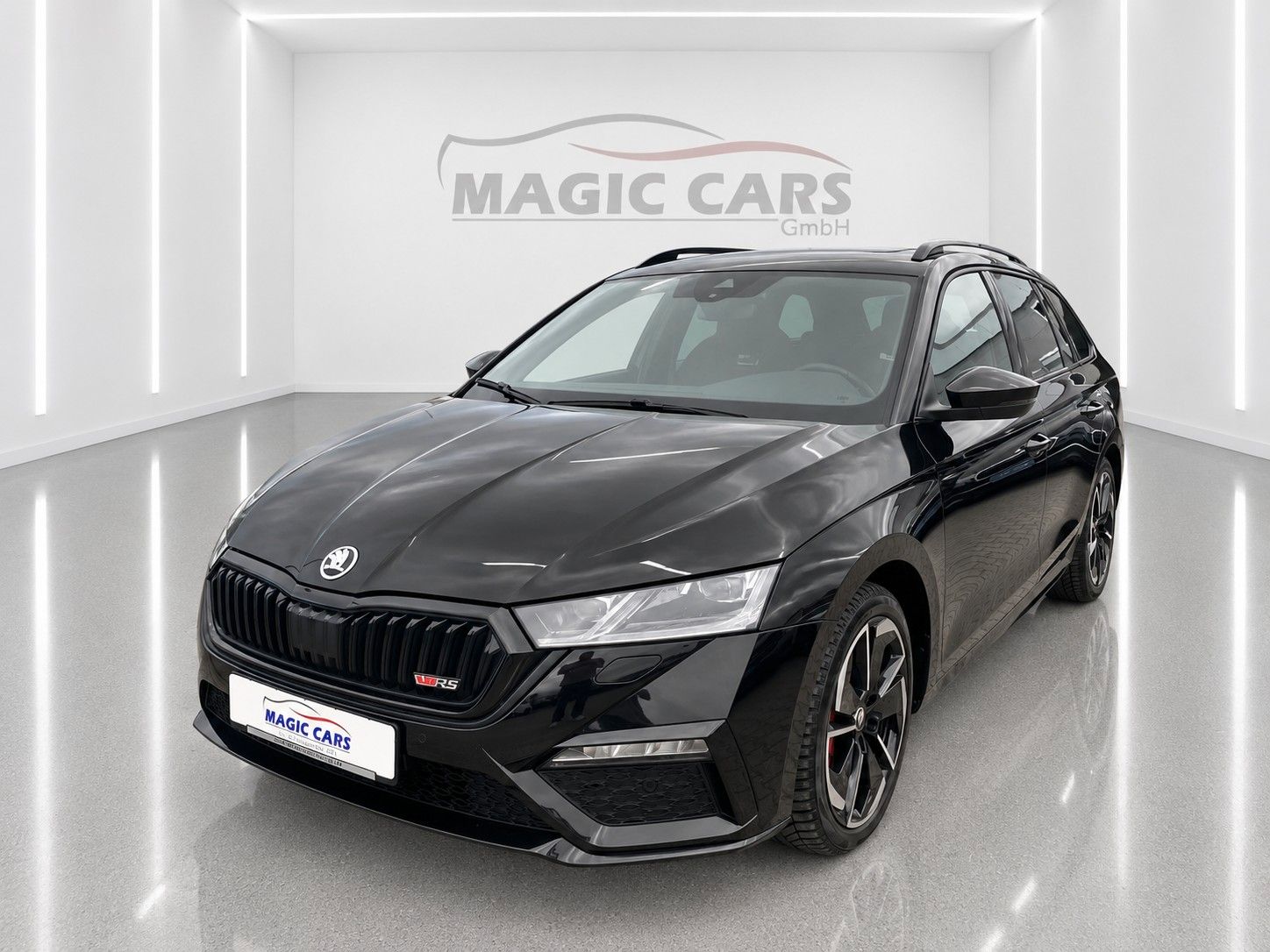 Fahrzeugabbildung SKODA Octavia Combi 2.0 TSI RS *Pano*Massage*AHK* - mit KI generiert/bearbeitet