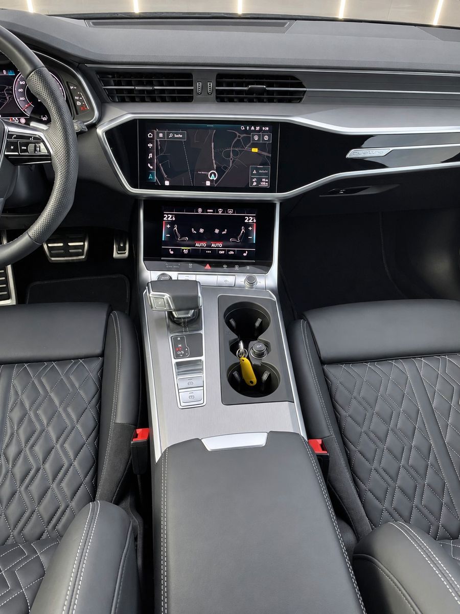 Fahrzeugabbildung Audi A6 Avant 45 TFSI quattro S line*Mega-Ausstattung - mit KI generiert/bearbeitet