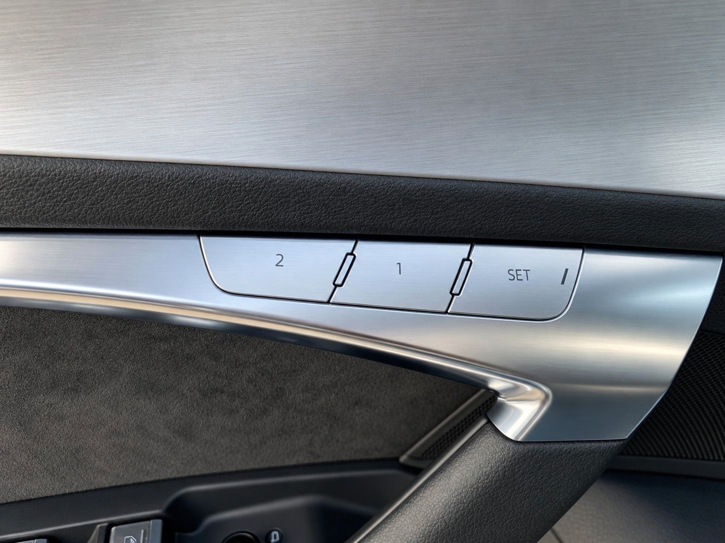 Fahrzeugabbildung Audi A6 Avant 45 TFSI quattro S line*Mega-Ausstattung - mit KI generiert/bearbeitet