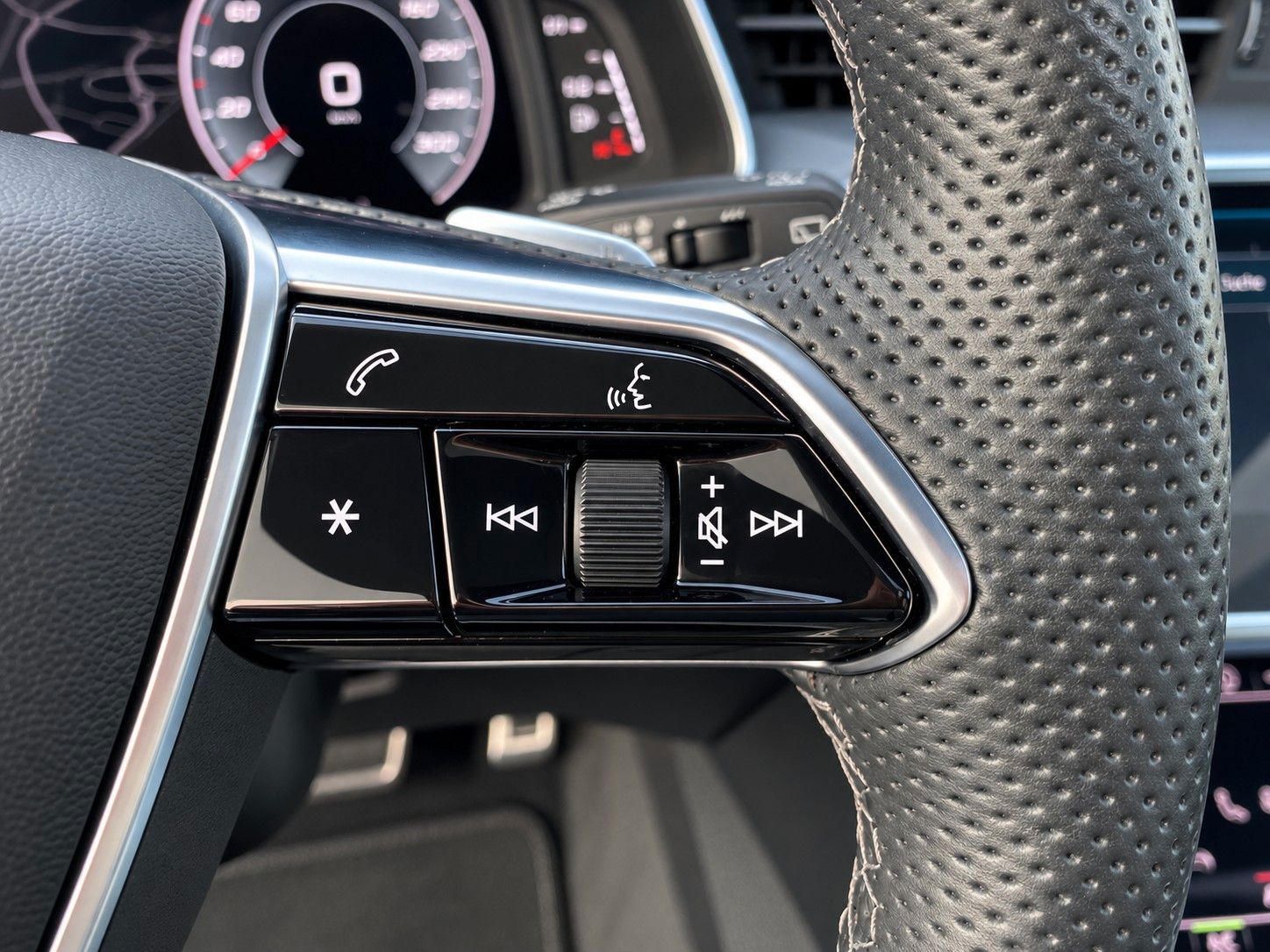Fahrzeugabbildung Audi A6 Avant 45 TFSI quattro S line*Mega-Ausstattung - mit KI generiert/bearbeitet