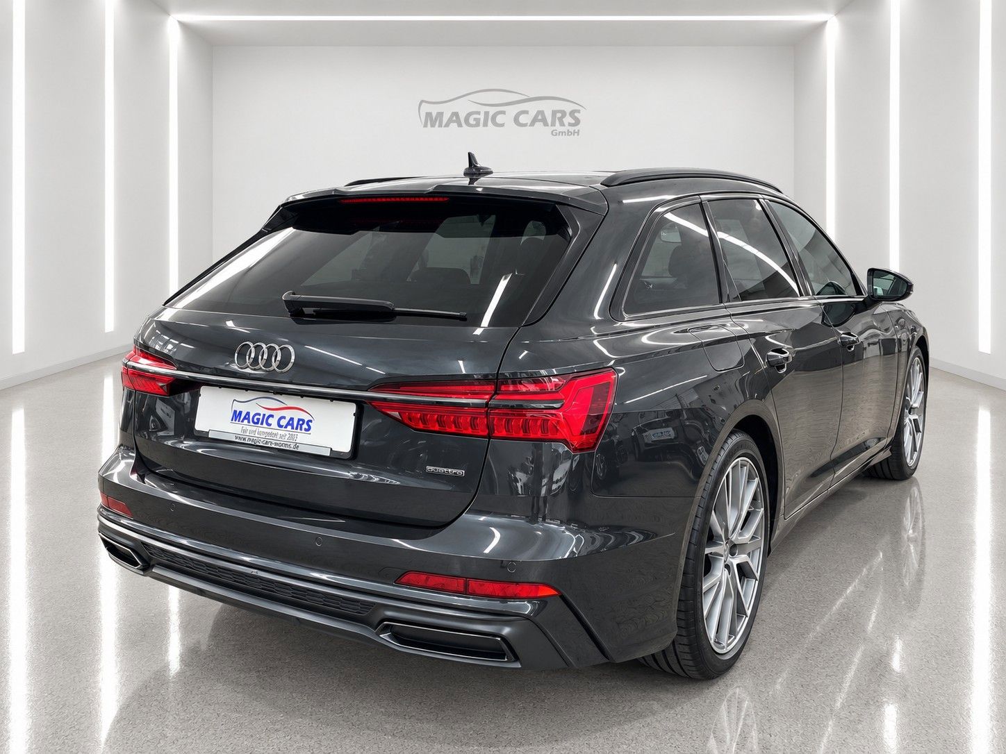Fahrzeugabbildung Audi A6 Avant 45 TFSI quattro S line*Mega-Ausstattung - mit KI generiert/bearbeitet
