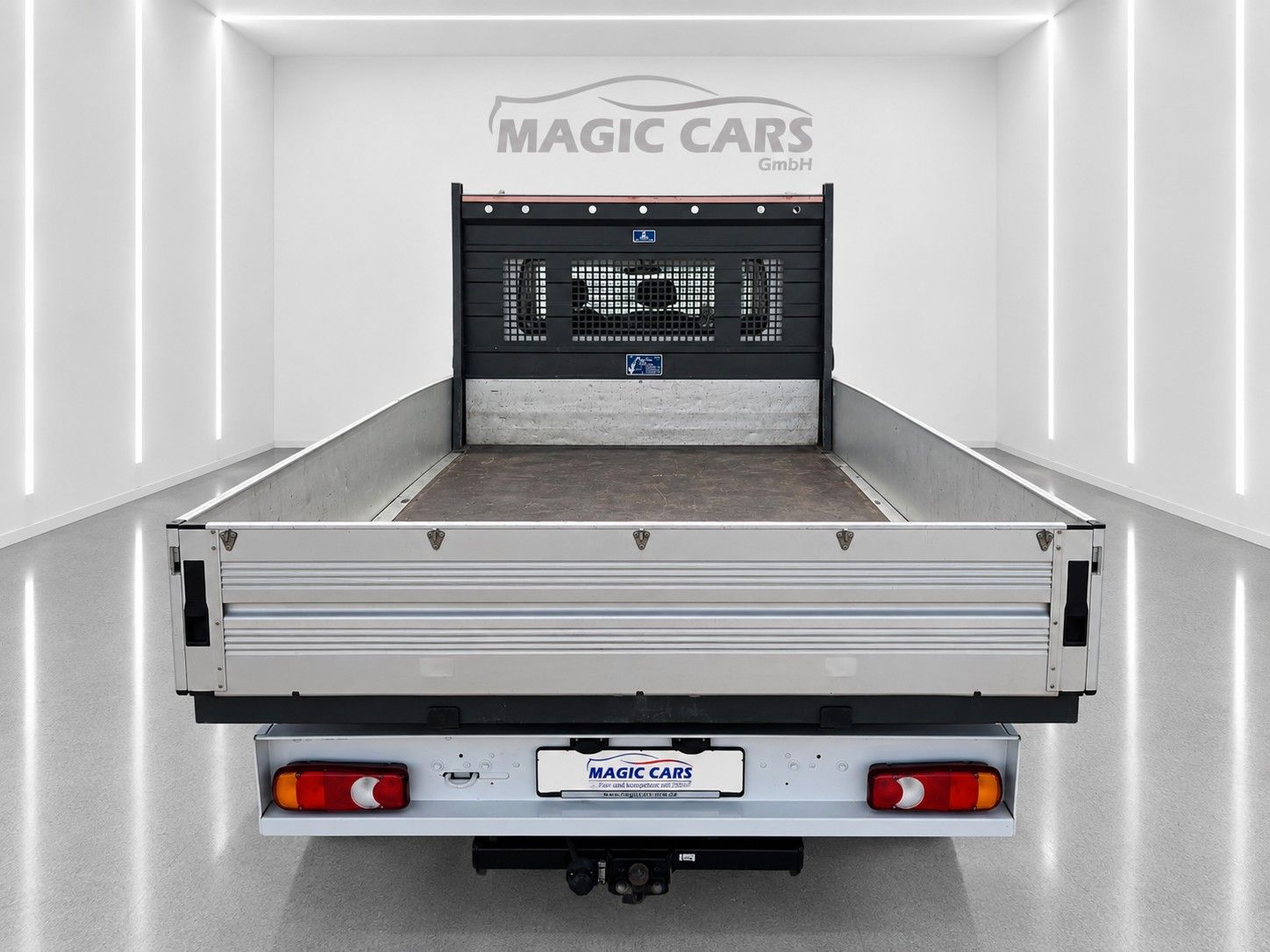 Fahrzeugabbildung Opel Movano B Pritsche 2.3 D L3H1 Doppelkabine *AHK* - mit KI generiert/bearbeitet