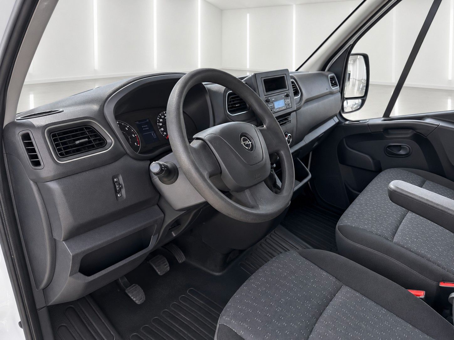 Fahrzeugabbildung Opel Movano B Pritsche 2.3 D L3H1 Doppelkabine *AHK* - mit KI generiert/bearbeitet