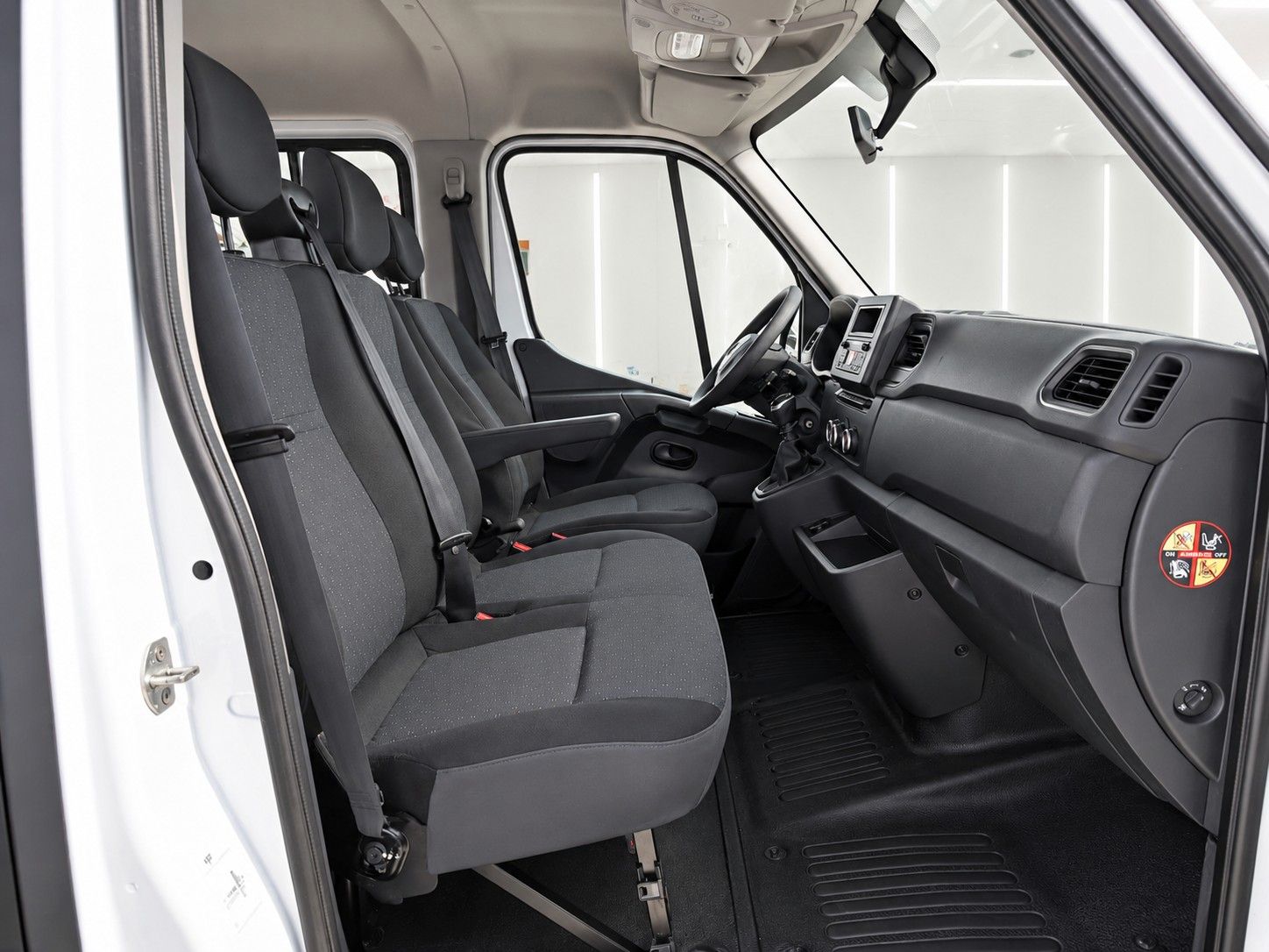 Fahrzeugabbildung Opel Movano B Pritsche 2.3 D L3H1 Doppelkabine *AHK* - mit KI generiert/bearbeitet